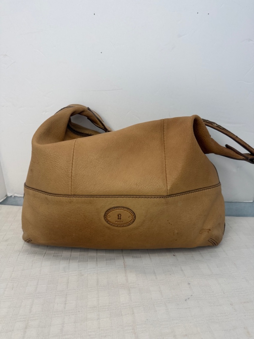 FOSSIL Medium Tan Brown Leather Buckle Pocket Large Hobo Shoulder Bag Purse EUC.